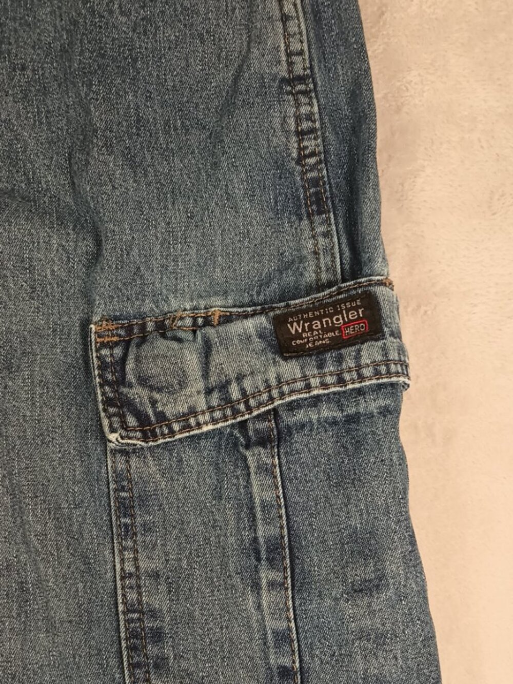 Wrangler Real Comfort Hero Cargo Jeans – Men’s Approx. Size 32x33 - Picture 4 of 13